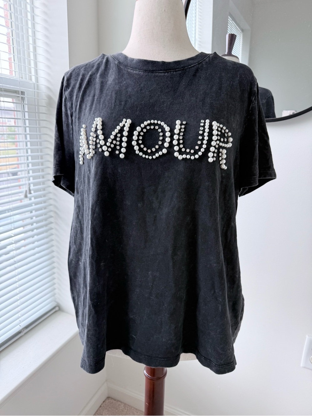 Forever 21 Black Short Sleeve Tee with Pearl 'AMOUR' Detail - Picture 1 of 10